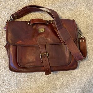 Barely used Cuero leather messenger bag